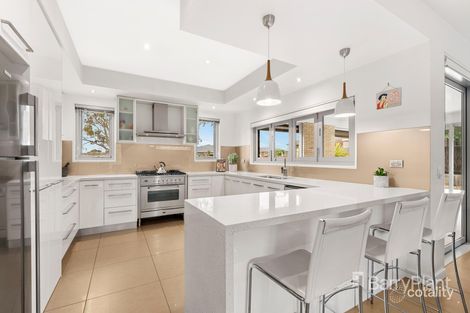 Property photo of 4 Hutmil Drive South Morang VIC 3752