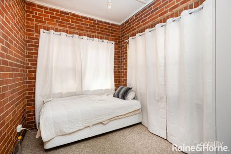 Property photo of 34 Brookong Avenue Wagga Wagga NSW 2650