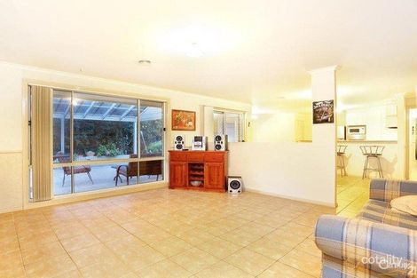 Property photo of 4 Blainroe Crescent Cranbourne VIC 3977