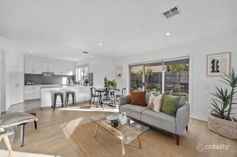 Property photo of 10/22 Golf Links Road Berwick VIC 3806