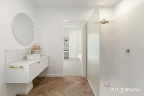 Property photo of 70 Shorehaven Drive Noosaville QLD 4566