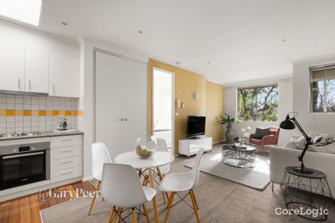 Property photo of 8/2 Carnarvon Road Caulfield North VIC 3161