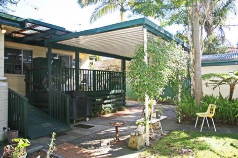 Property photo of 18 Mawson Drive Killarney Vale NSW 2261