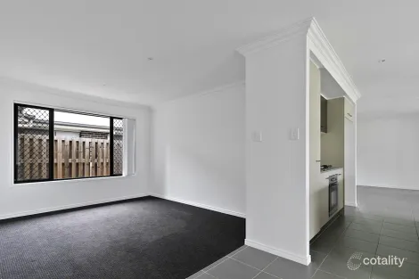 Property photo of 7 Lauren Circuit Brighton QLD 4017