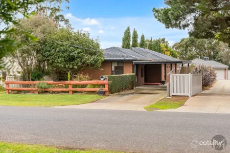 2B WILLIAM ST, ROMSEY, VIC 3434