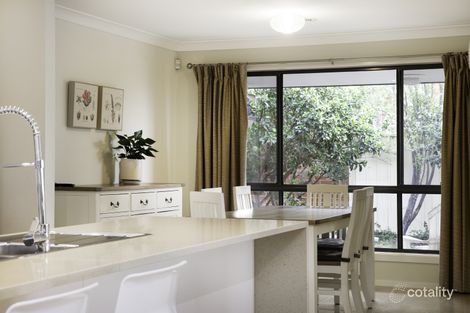 Property photo of 32 Mawson Drive Mawson ACT 2607