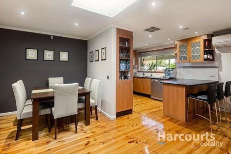 Property photo of 39 Madigan Crescent Mill Park VIC 3082