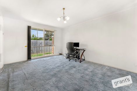 Property photo of 2/30 Strathavan Drive Berwick VIC 3806