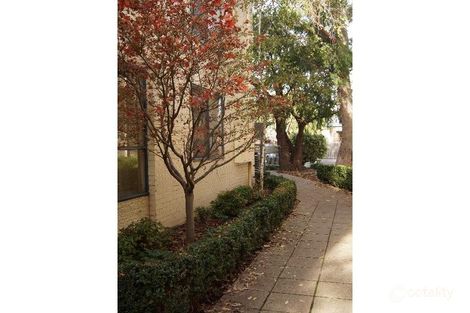 Property photo of 4/11-13 Farnham Court Flemington VIC 3031