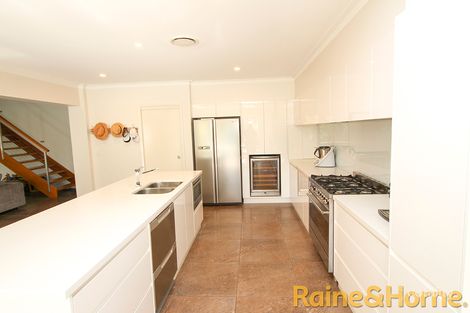 Property photo of 52 Lakeside Circuit Dubbo NSW 2830