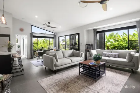 Property photo of 73 Jeanine Crescent Nirimba QLD 4551