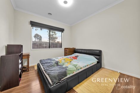 Property photo of 21 Nature Circuit Cranbourne North VIC 3977