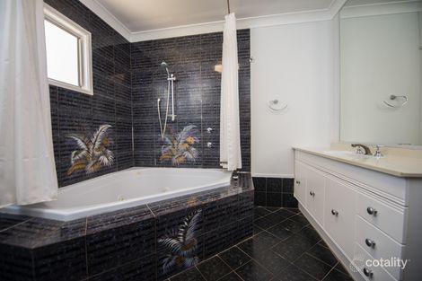 Property photo of 44 Hansen Crescent Clinton QLD 4680