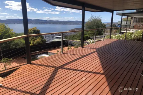 2/12 Nicholas Dr, Sandy Bay, TAS 7005