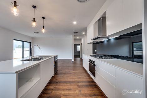 13 Henderson Pl, Lithgow, NSW 2790