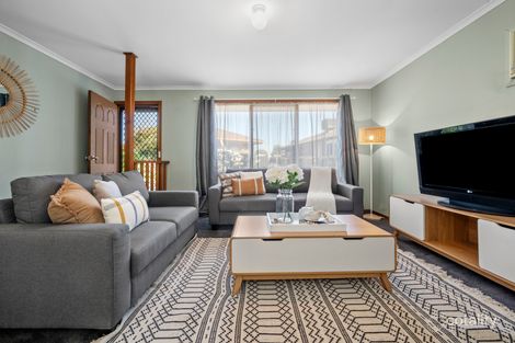 Property photo of 2/30 Trethowan Avenue Melton West VIC 3337