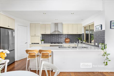 Property photo of 18 Challenger Rise Australind WA 6233