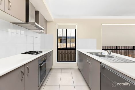 Property photo of 30 Bowerbird Street Deebing Heights QLD 4306