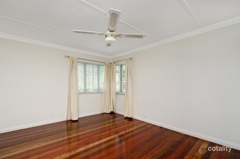 Property photo of 13 Trochus Street Mansfield QLD 4122