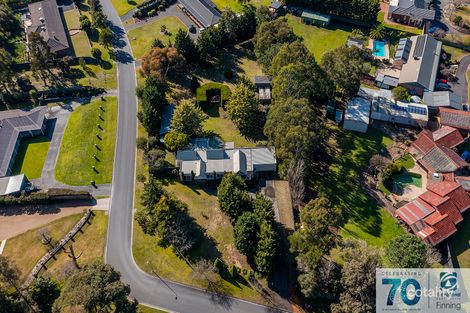 Property photo of 11 Earlston Circuit Cranbourne VIC 3977