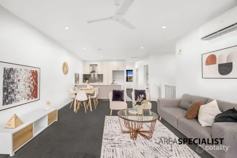 Property photo of 12 Coral-Pea Way Cranbourne West VIC 3977