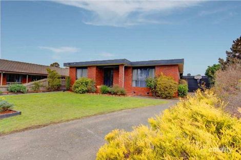 11 Marie Cres, Wendouree, VIC 3355