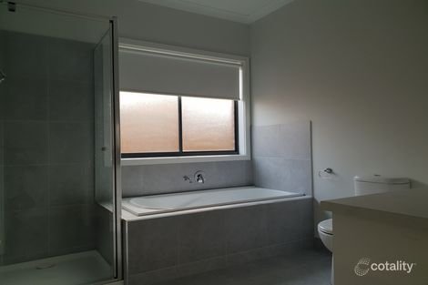 Property photo of 2 Barleygrass Crescent Brookfield VIC 3338