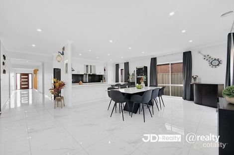 Property photo of 32 Long Island Circuit Craigieburn VIC 3064