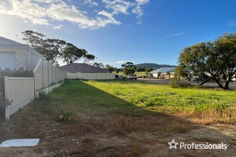 Property photo of 2 Plaudit Street York WA 6302