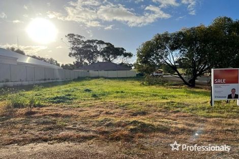 Property photo of 2 Plaudit Street York WA 6302