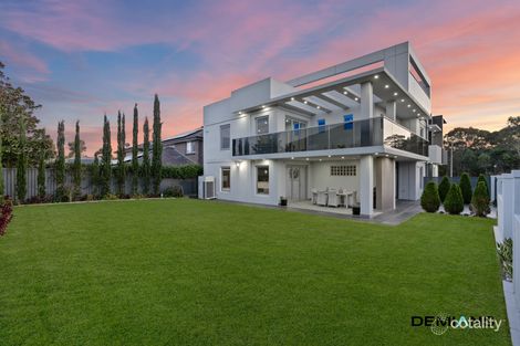 Property photo of 29 Coach Drive Voyager Point NSW 2172