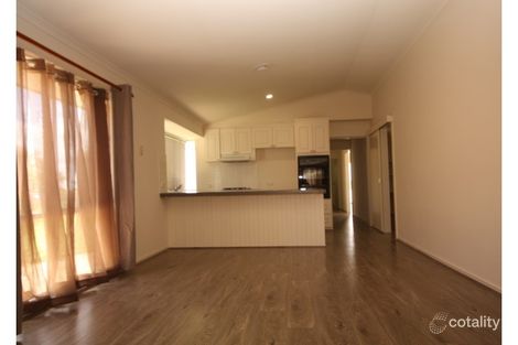 Property photo of 2 Linden Close Meadow Heights VIC 3048