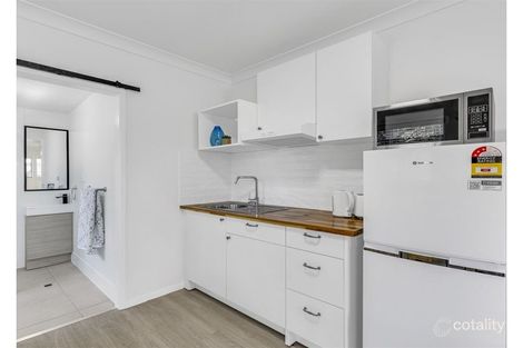 Property photo of 3 Pomona Terrace Labrador QLD 4215