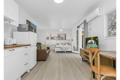 Property photo of 3 Pomona Terrace Labrador QLD 4215