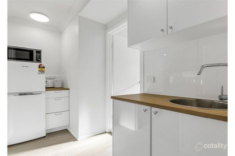 Property photo of 3 Pomona Terrace Labrador QLD 4215