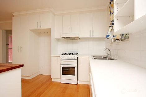 Property photo of 4 Scoble Place Mawson ACT 2607