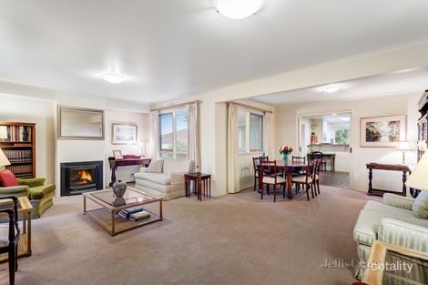 Property photo of 4 Scenic Rise Doncaster VIC 3108