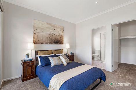 Property photo of 18 Bohemia Crescent Pakenham VIC 3810