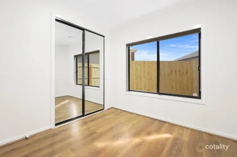 Property photo of 8 Sinopia Street Tarneit VIC 3029