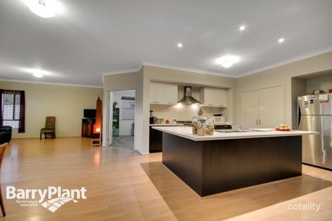 Property photo of 30 Macquarie Circuit Pakenham VIC 3810