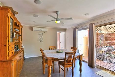 Property photo of 33 Gainsborough Drive Glenvale QLD 4350