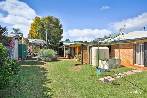 Property photo of 33 Gainsborough Drive Glenvale QLD 4350