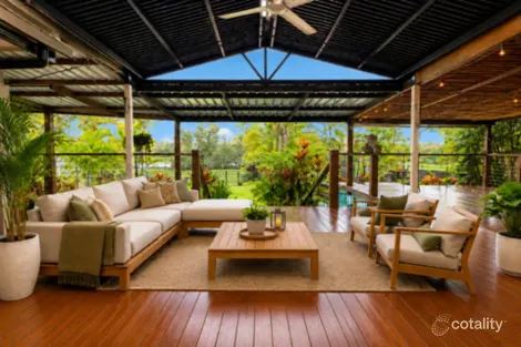 Property photo of 25 Edgeworth Place Helensvale QLD 4212