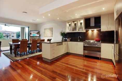 Property photo of 2/28 Armrick Avenue Broadbeach QLD 4218