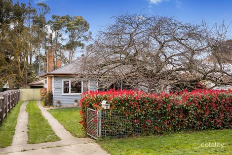 9 Urquhart St, Woodend, VIC 3442