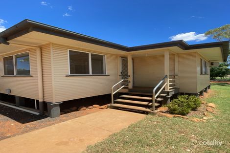 4 Cemetary Rd, Morven, QLD 4468