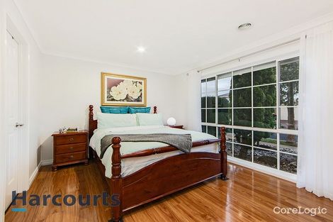 Property photo of 16 Daylesford Terrace Caroline Springs VIC 3023