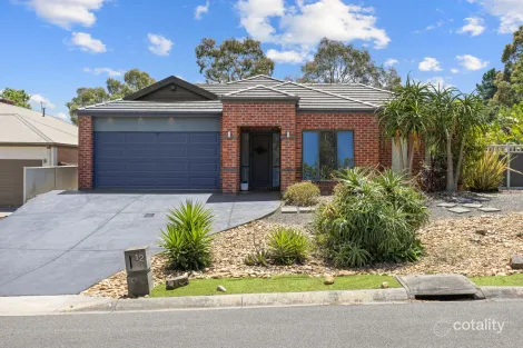 12 Macquarie Cct, Pakenham, VIC 3810