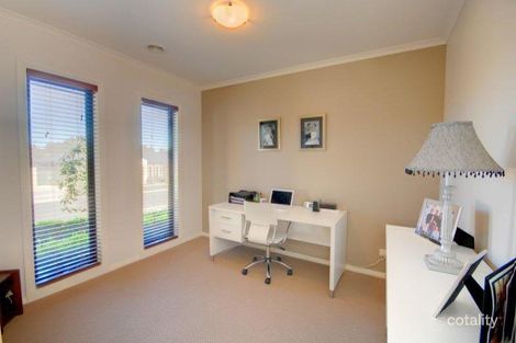 Property photo of 12 Platypus Drive Mount Clear VIC 3350