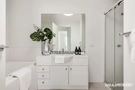 Property photo of 2/1 Leichhardt Street Coomera QLD 4209